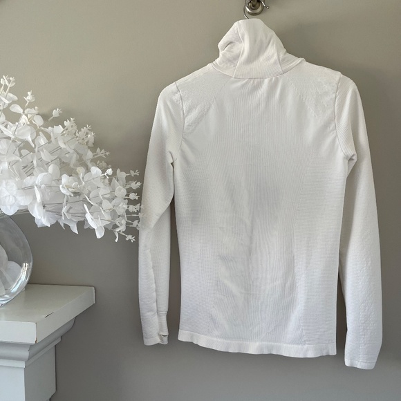 Athleta Flurry Blizzard Seamless Turtleneck (M) - Picture 7 of 7